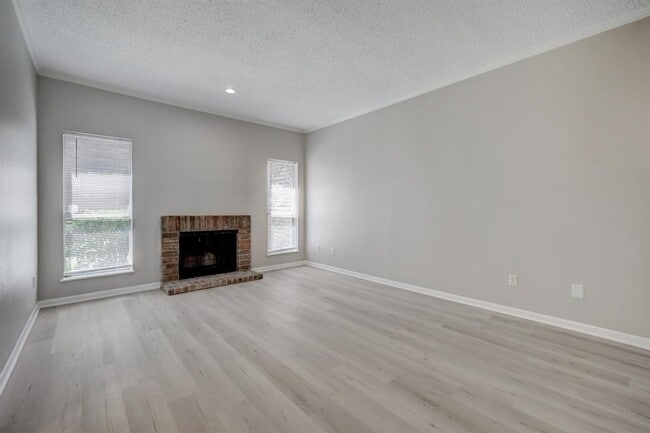 Building Photo - 5950 Woodway Place Ct