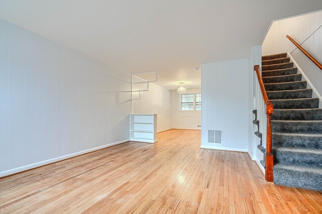 Building Photo - 414 Westfield Rd