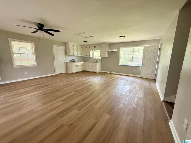 Foto del edificio - 2800 Emerald Ave