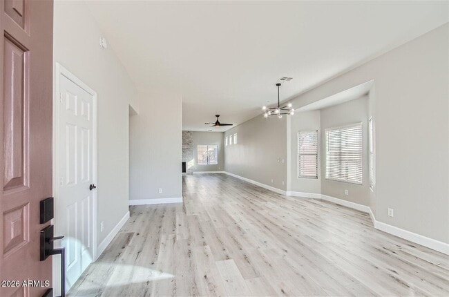 Building Photo - 658 E Ranch Rd