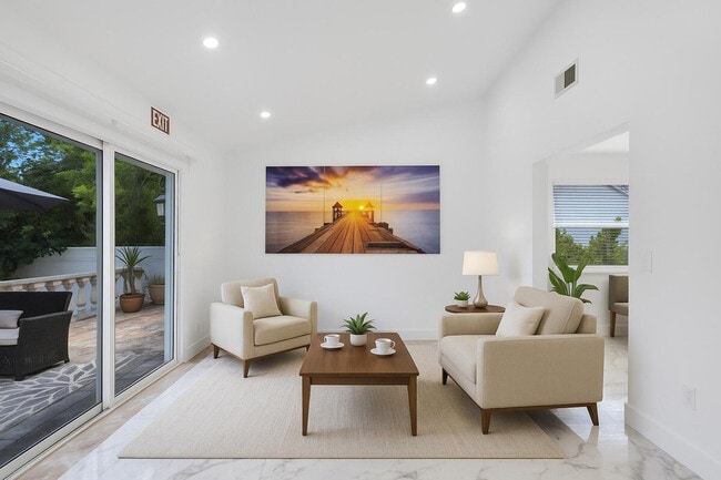 Foto del edificio - 1318 Bayport Ave