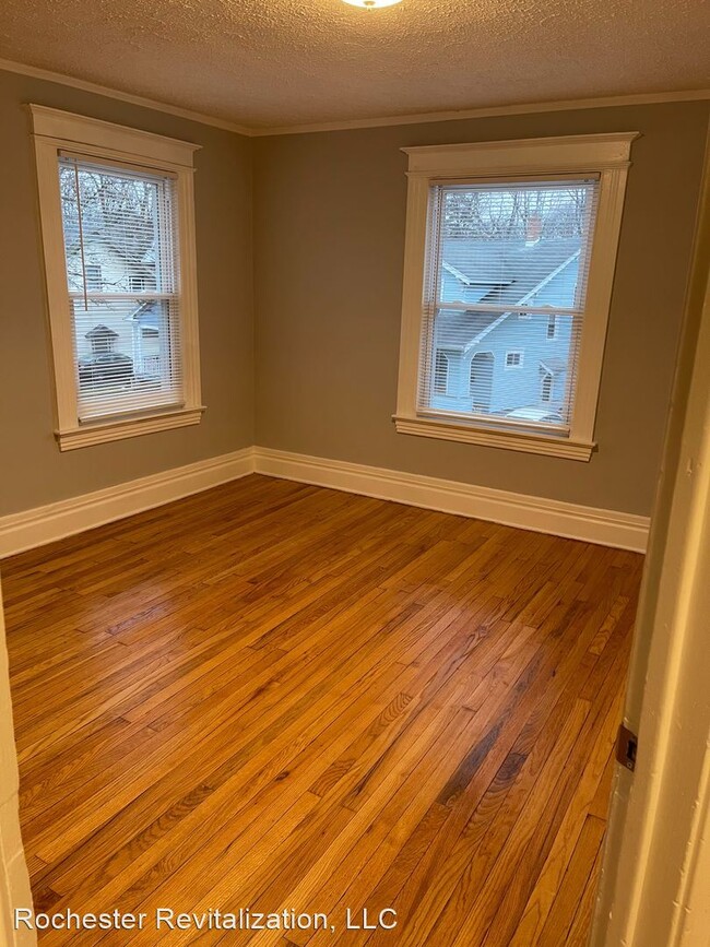 Building Photo - 4 br, 2 bath House - 826 Seward St