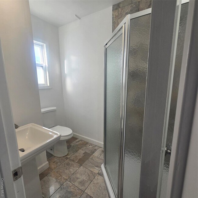 Building Photo - 182-19 147th Ave