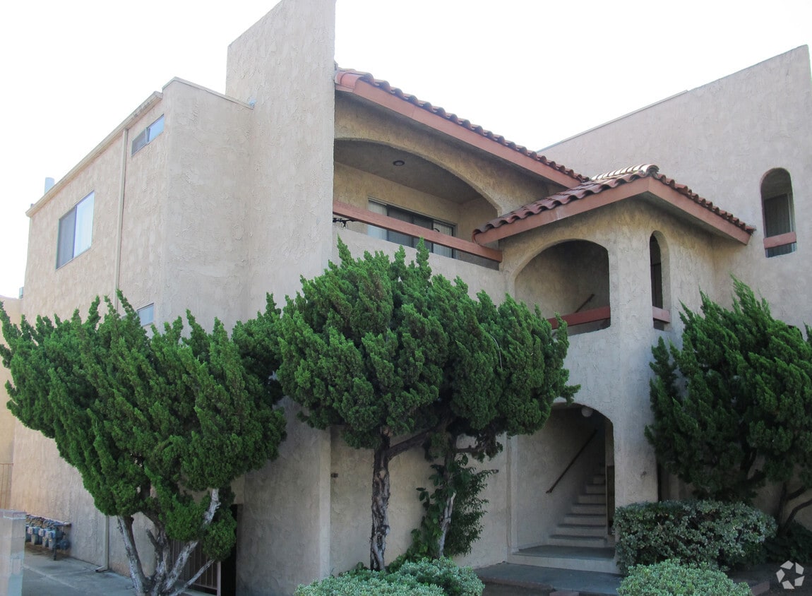 Building Photo - 334 N Atlantic Blvd