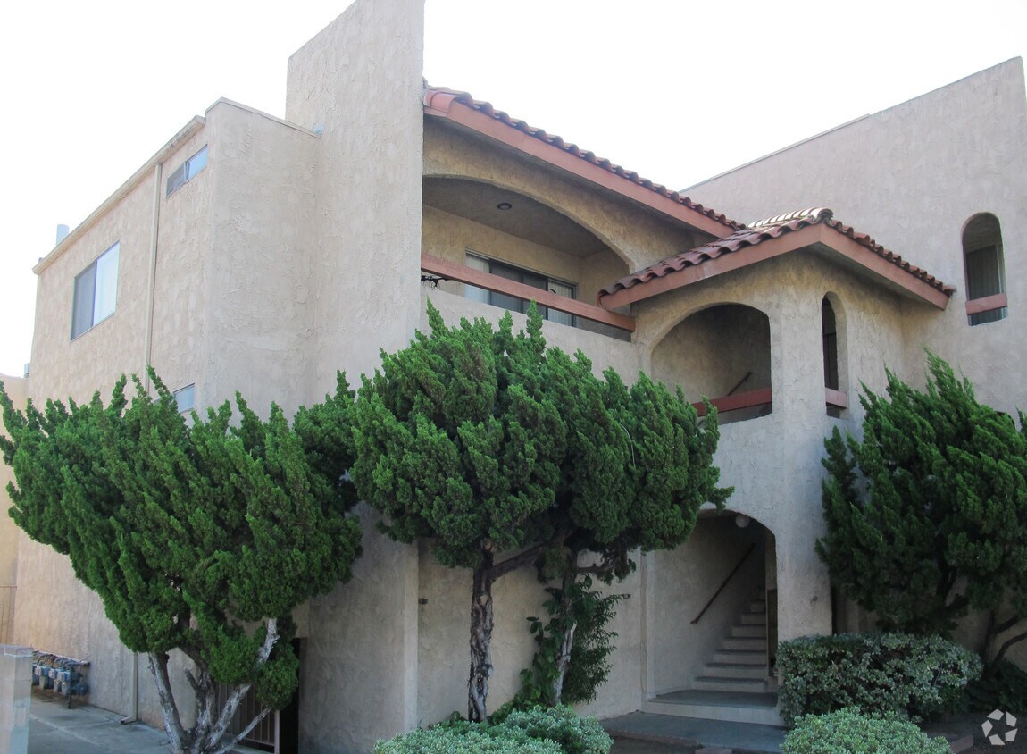 Foto del edificio - 334 N Atlantic Blvd