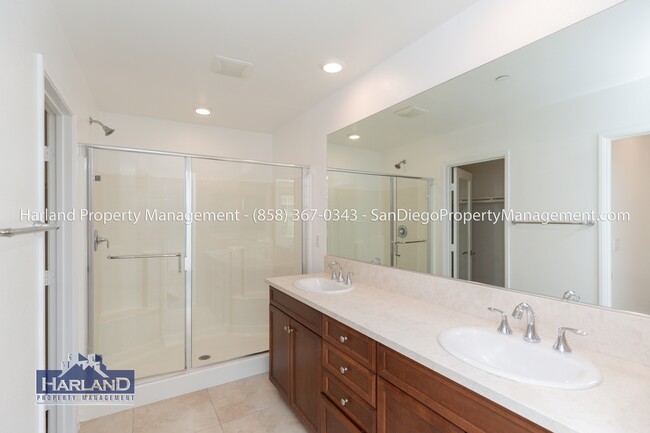 Foto del edificio - 1514 Crown Ln