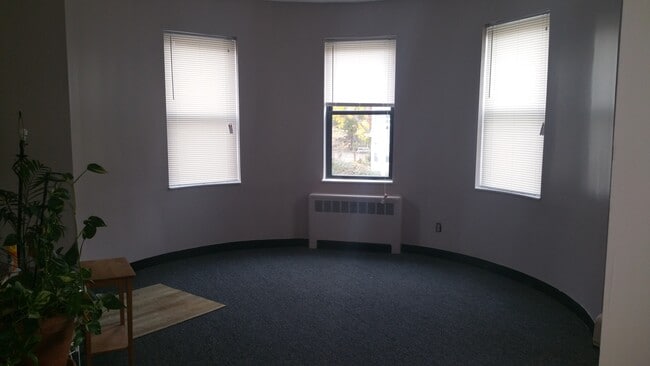 Building Photo - 4 Hartwell St