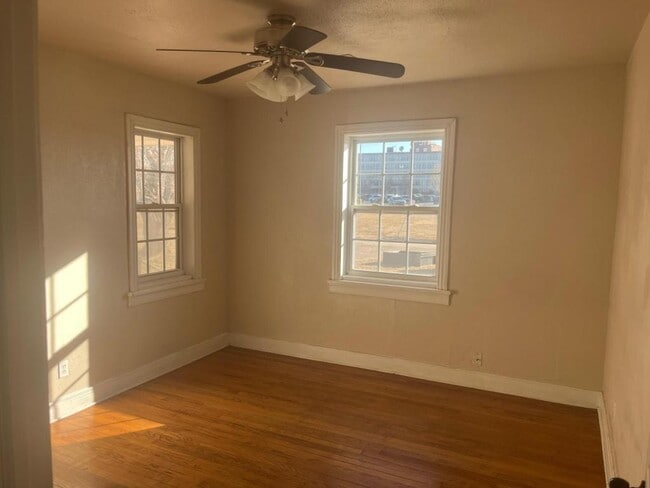 Building Photo - 301 NE 26th St