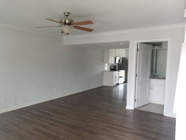 Photo - 3BR, 3BA TH is Tavern Grove Townhome