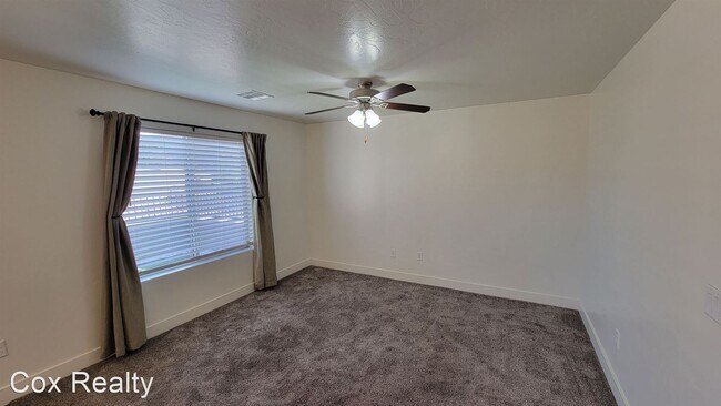 Building Photo - 4 br, 2.5 bath House - 5915 S Challenger Way