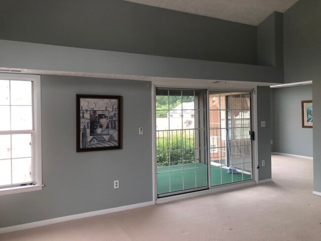 Building Photo - 2 Bedroom 2 Bathroom + loft luxury Condo f...