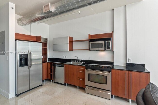 Foto del edificio - 690 SW 1st Ct