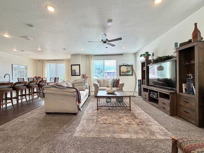 Foto del edificio - 7239 Woods Rose Dr