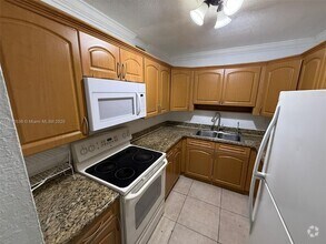 Building Photo - 1815 W 56th St