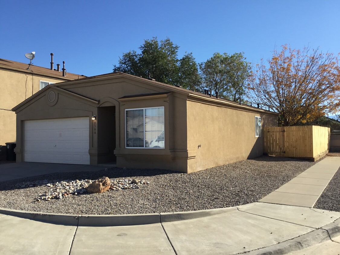 Primary Photo - 2300 Pomelo Pl NW