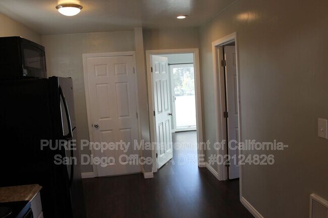 Foto del edificio - 3642 Central Ave