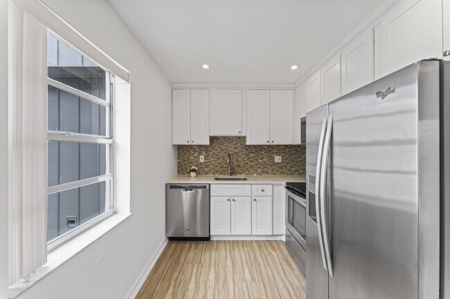 Kitchen - 230 Normandy E