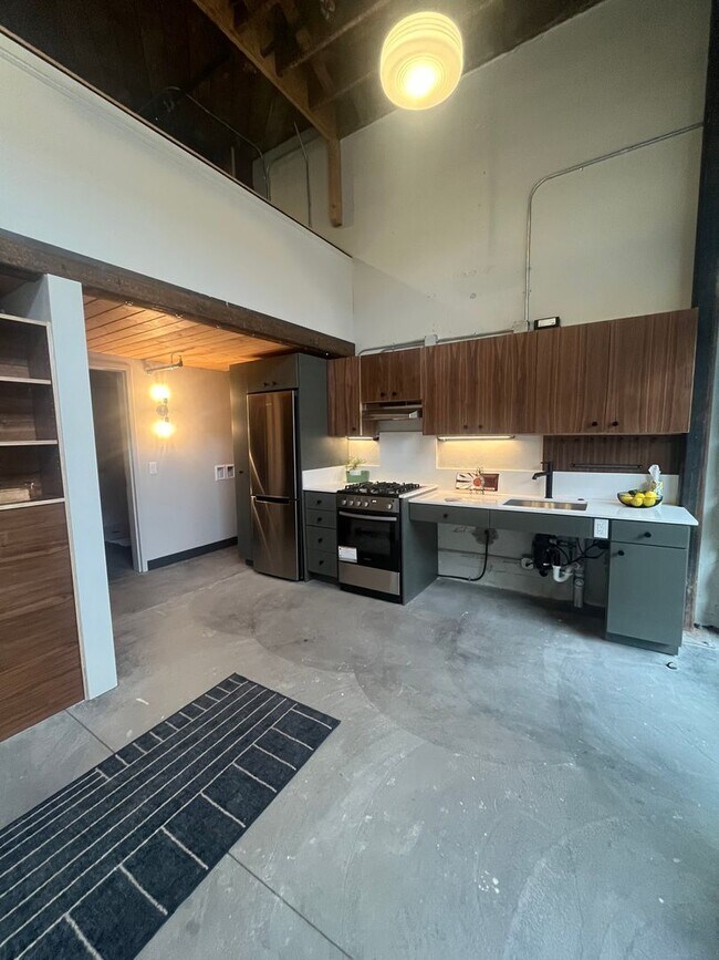 Foto del edificio - 1 Bedroom 1-Bathroom W/ Large Loft (2nd Bedroom or workspace)