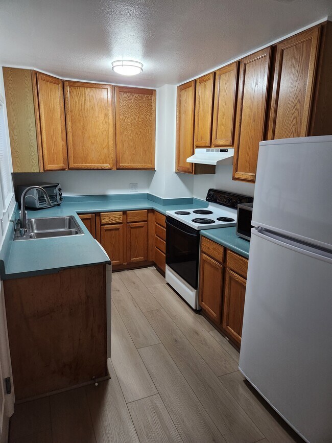 Foto del edificio - 374 Ainsley Ave