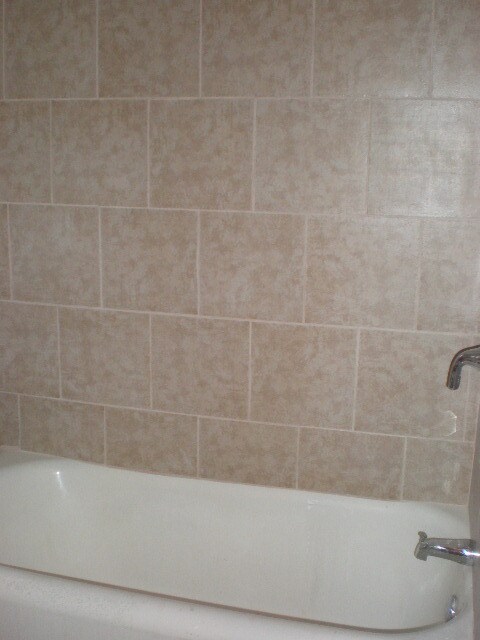 Foto del edificio - 3 Bed 2 Bath Apartment in the West End of ...