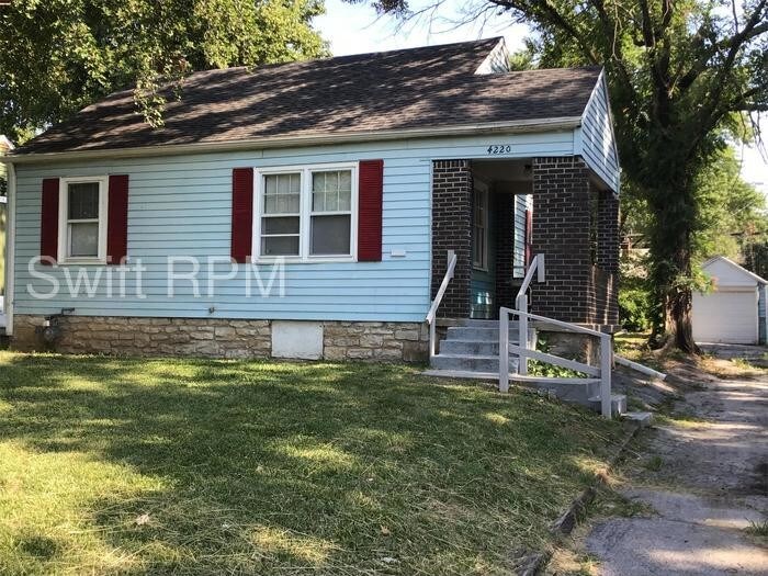 Foto principal - 4220 E. 69th St., Kansas City, MO, 64132