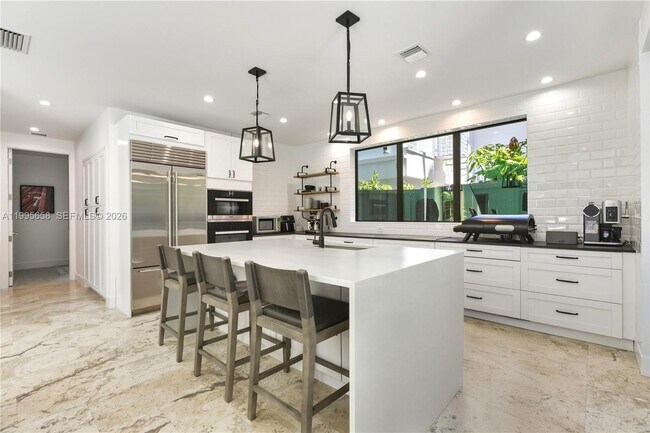 Building Photo - 3782 El Prado Blvd