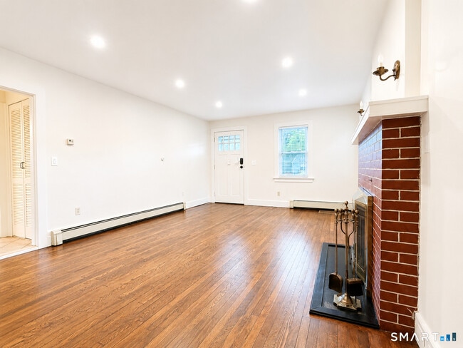 Building Photo - 291 Strawberry Hill Ave