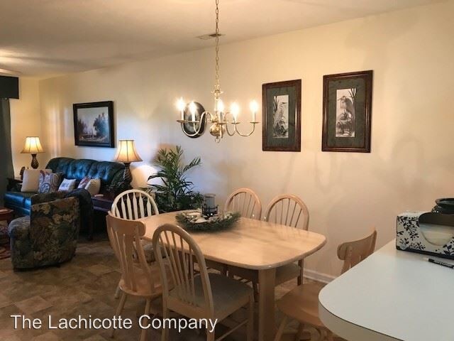 Foto del edificio - 342 Pinehurst Ln