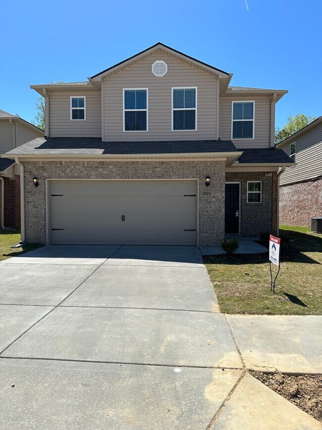 Foto del edificio - *Pre-Leasing*  Three Bedroom | Two and a H...