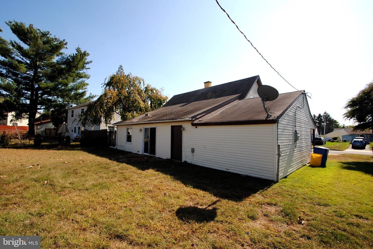25 Barker Ln, Willingboro, NJ 08046 House Rental in Willingboro, NJ