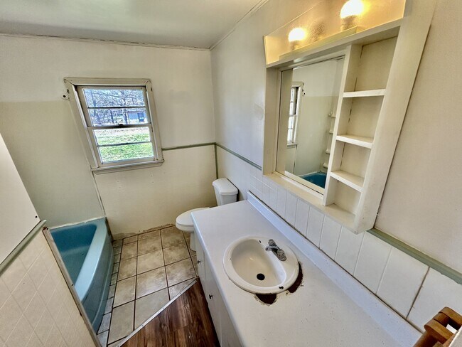 Foto del edificio - 300 E Main St