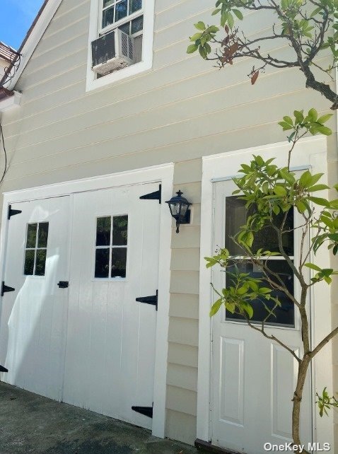 Primary Photo - 85 Piping Rock Rd