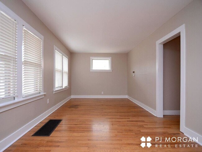 Photo - 6031 Pine St House