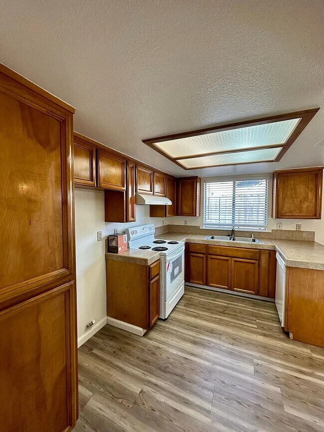 Foto del edificio - 4904 N Arthur Ave