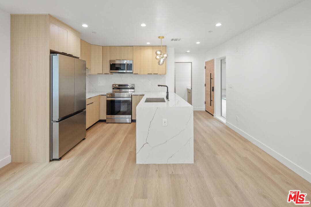 Foto principal - 11004 Hortense St