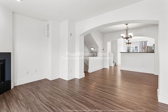 Building Photo - Beautiful, Contemporary Condo In Cedar Mil...