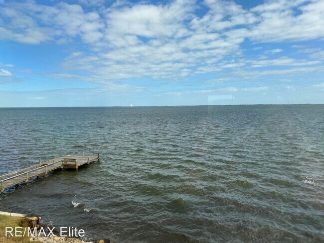 Foto del edificio - 2 br, 2 bath House - 6850 N Highway 1 #5302