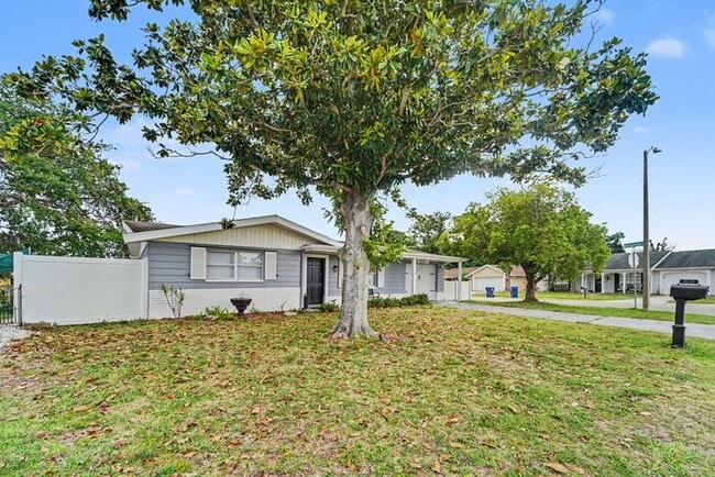 Building Photo - 3528 Rock Royal Dr