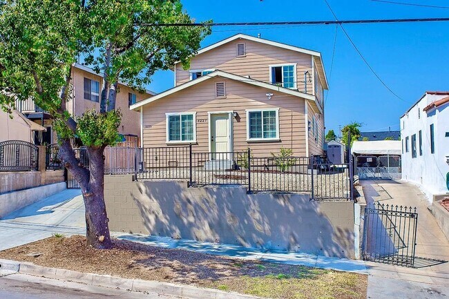 Building Photo - 3229 Malabar St