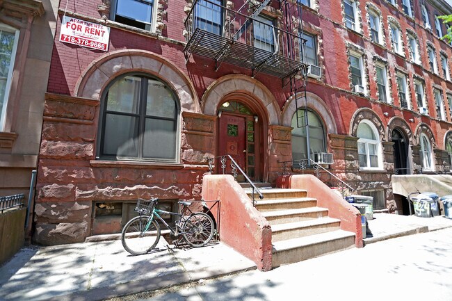 Building Photo - 426 Clinton St