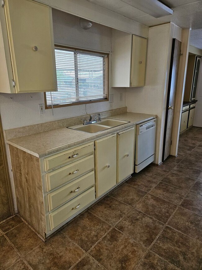 Building Photo - 2BED/2BATH MANUFACTURE HOME