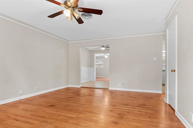 Building Photo - 5229 Ira St