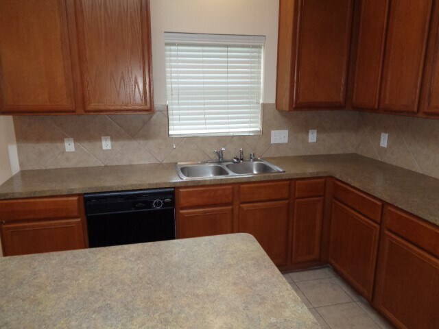 Building Photo - 20347 Yosemite Falls Dr
