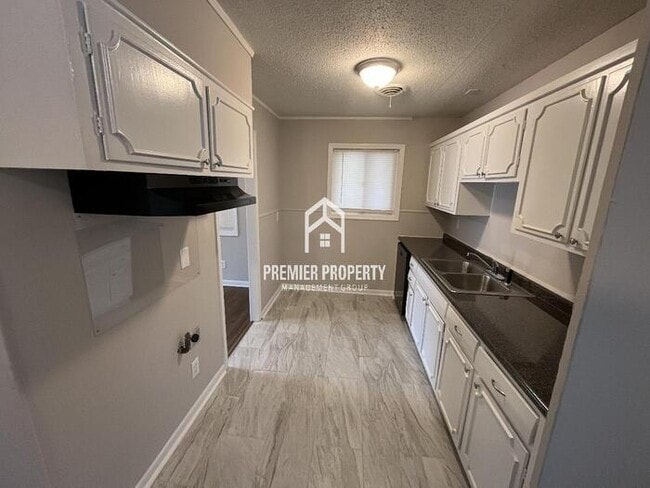 Building Photo - 4948 Cloister Ave