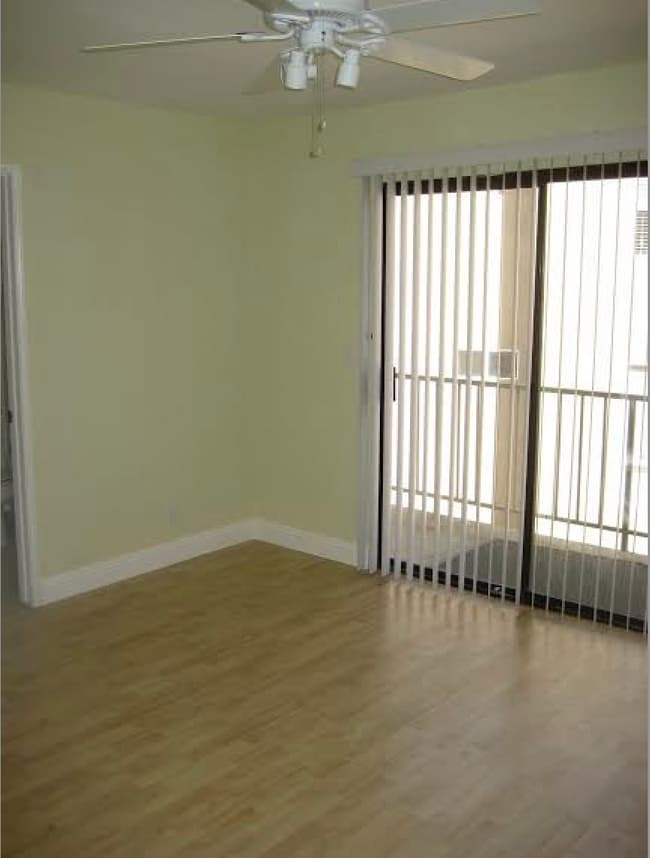 Building Photo - 22865 Del Valle St