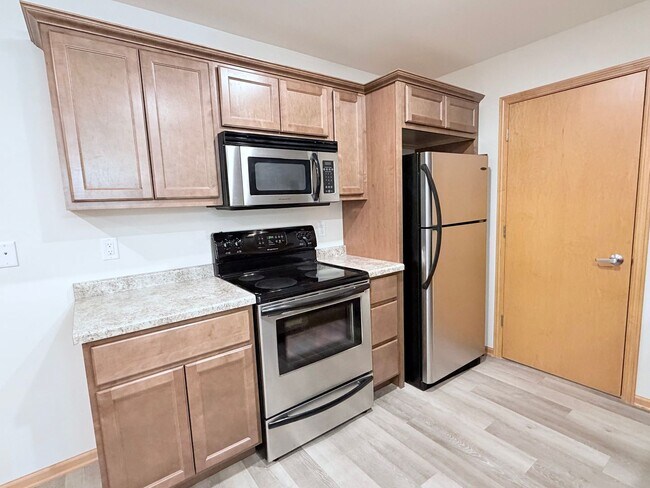 Foto del edificio - 2 Bed / 2 Bath Apartment in Madison, WI 53579