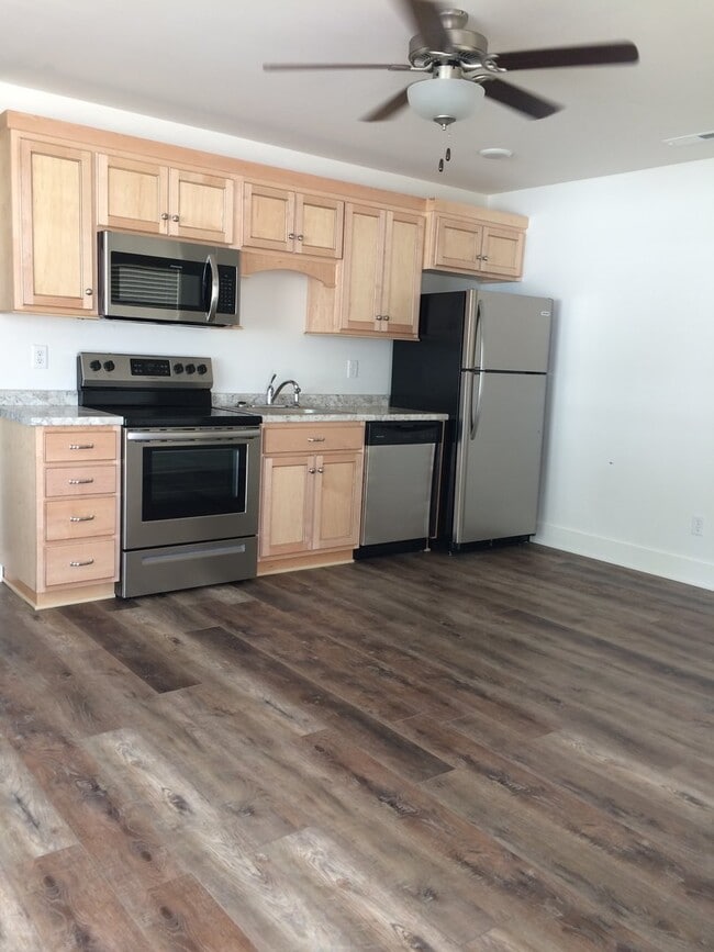 Building Photo - 1138 Kenton St