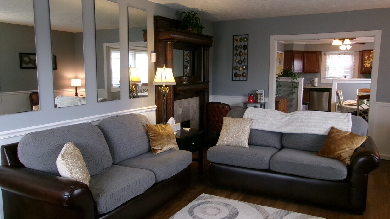 Living Room - 1241 Superior Ave