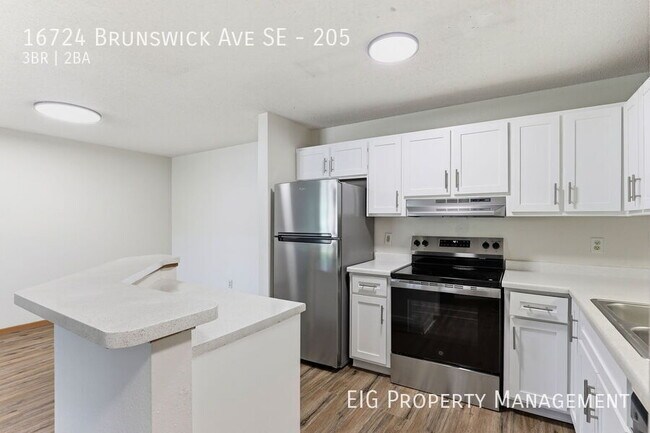 Foto del edificio - 16724 Brunswick Ave SE