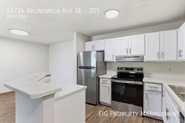Building Photo - 16724 Brunswick Ave SE